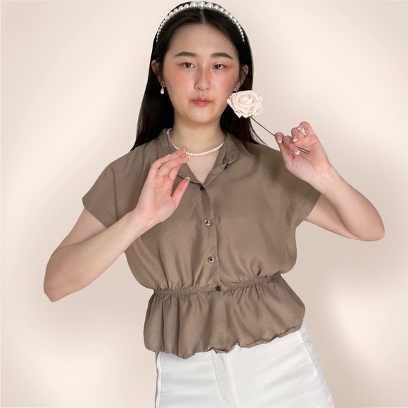 Vintage brown short sleeve drop shoulder blouse w/ elasticated waist. - Picture 2 of 4